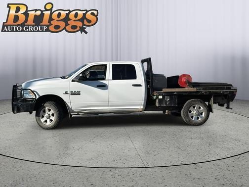 2017 RAM 2500 Tradesman Crew Cab 4x4 8' Box