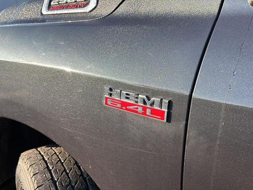 2022 RAM 2500 Tradesman Crew Cab 4x4 6'4' Box