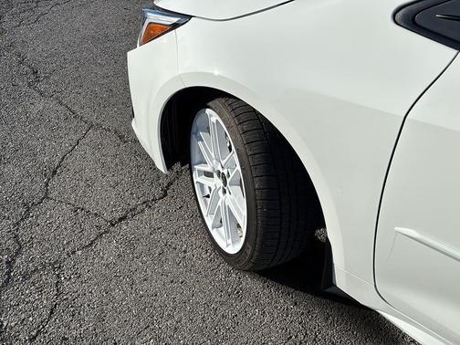 Ice Cap 2026 Toyota Corolla SE