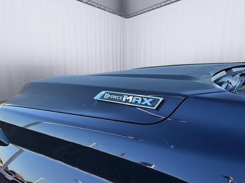 2026 Toyota Tundra Hybrid Platinum