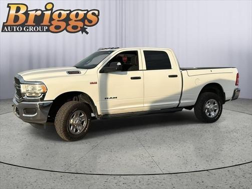 2022 RAM 2500 Tradesman Crew Cab 4x4 6'4' Box