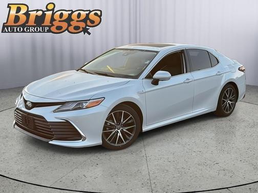 2021 Toyota Camry Hybrid XLE