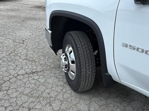 Summit White 2026 Chevrolet Silverado 3500 LT