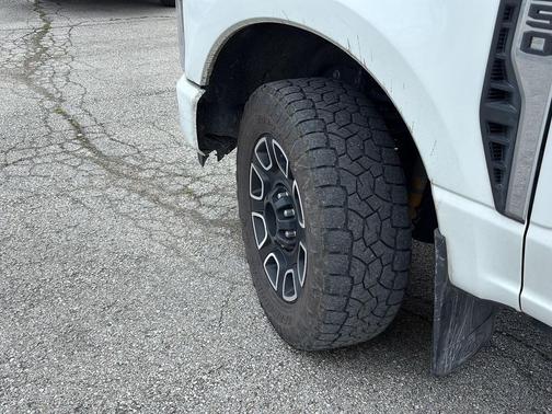 Star White Metallic Tri-Coat 2024 Ford F-250 Platinum