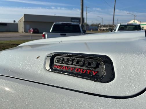 2025 RAM 2500 Tradesman Crew Cab 4x4 8' Box