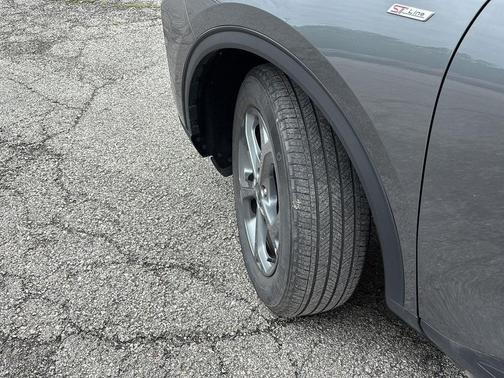Carbonized Gray Metallic 2025 Ford Escape ST-Line Select