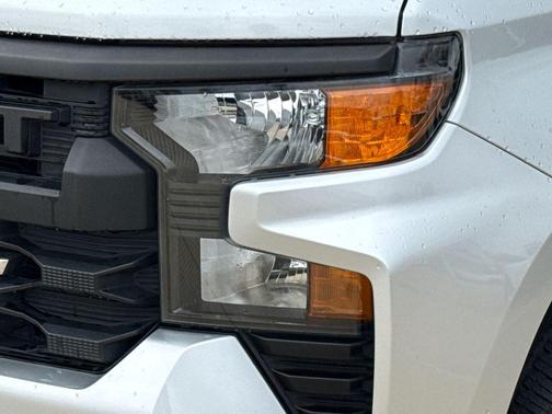 Silver Ice Metallic 2022 Chevrolet Silverado 1500 Custom
