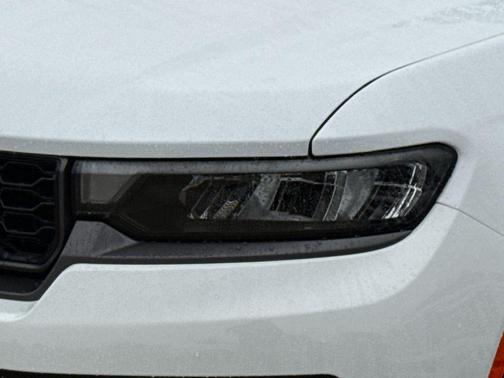 Bright White Clearcoat 2026 Jeep Grand Cherokee L Altitude