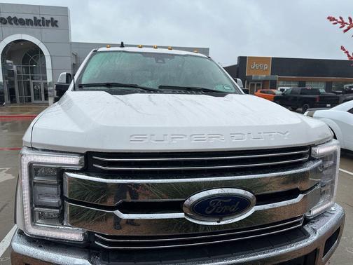 White Platinum Metallic Tri-Coat 2019 Ford F-250 Lariat