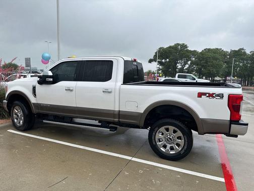 White Platinum Metallic Tri-Coat 2019 Ford F-250 Lariat