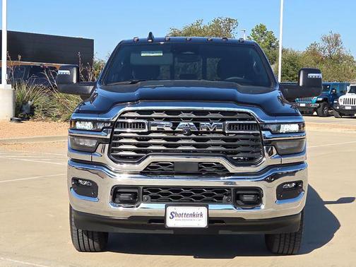 2025 RAM 2500 Tradesman Crew Cab 4x4 6'4' Box