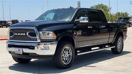 Photo 5 of 32 of 2017 RAM 2500 Longhorn