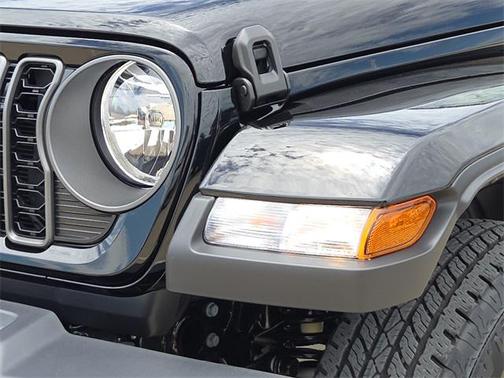 2025 Jeep Gladiator Sport S