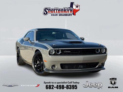 Destroyer Gray Clearcoat 2017 Dodge Challenger R/T 392