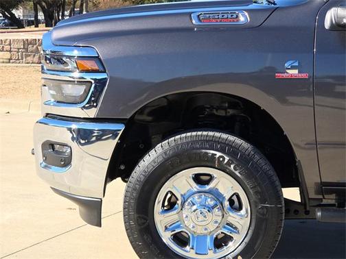 2026 RAM 2500 Tradesman Crew Cab 4x4 6'4' Box