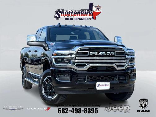 Diamond Black Crystal Pearlcoat 2025 RAM 3500 Laramie Crew Cab 4x4 6'4' Box