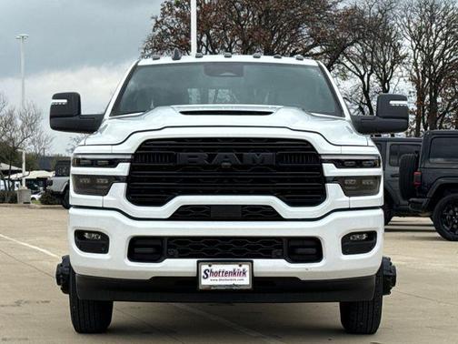 2026 RAM 3500 Laramie Crew Cab 4x4 8' Box