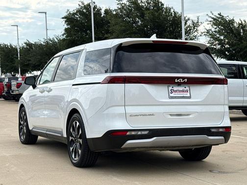 Snow White Pearl 2022 Kia Carnival EX