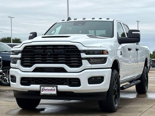 Bright White Clearcoat 2026 RAM 2500 Tradesman Crew Cab 4x4 8' Box