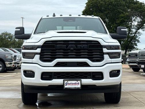 Bright White Clearcoat 2026 RAM 2500 Tradesman Crew Cab 4x4 8' Box