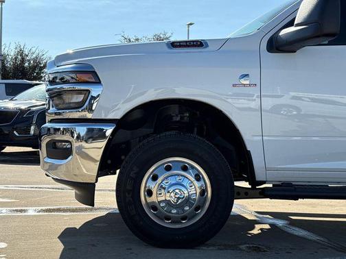 2026 RAM 3500 Tradesman Crew Cab 4x4 8' Box