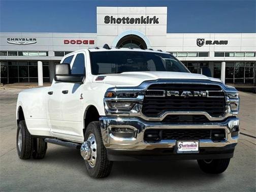 2026 RAM 3500 Tradesman Crew Cab 4x4 8' Box