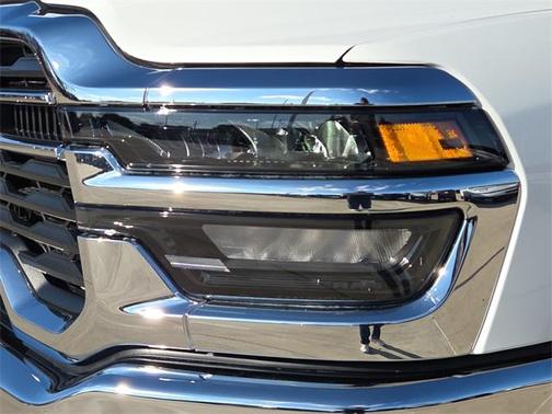 2026 RAM 3500 Tradesman Crew Cab 4x4 8' Box