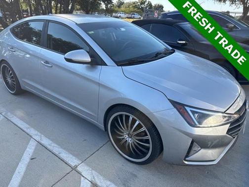 2019 Hyundai ELANTRA SEL