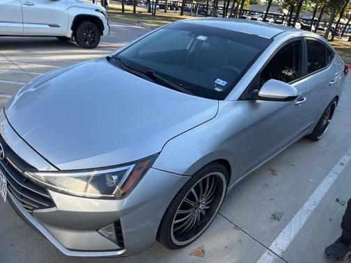 2019 Hyundai ELANTRA SEL