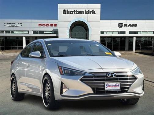 2019 Hyundai ELANTRA SEL