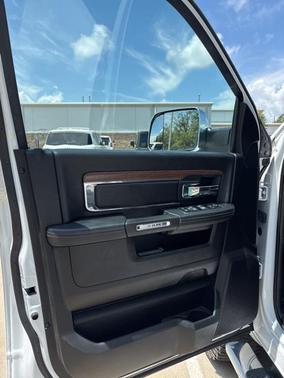 2018 RAM 2500 Laramie Crew Cab 4x4 6'4' Box
