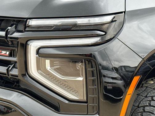 Black 2025 Chevrolet Suburban 4WD Z71