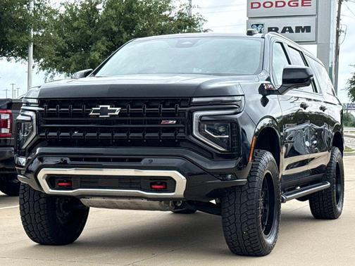 Black 2025 Chevrolet Suburban 4WD Z71