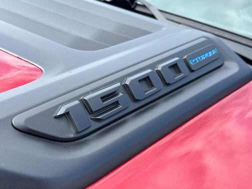 Molten Red Pearlcoat 2026 RAM 1500 Laramie