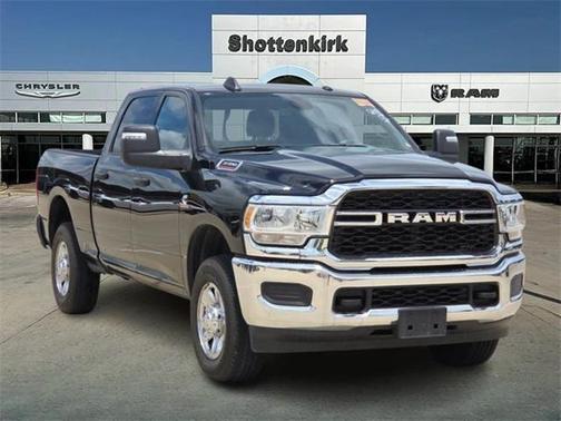 2024 RAM 3500 Tradesman Crew Cab 4x4 6'4' Box