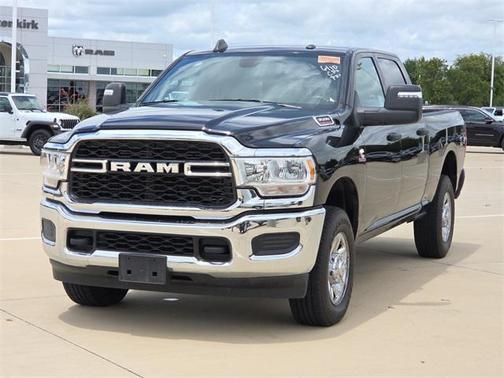 2024 RAM 3500 Tradesman Crew Cab 4x4 6'4' Box