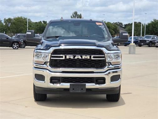 2024 RAM 3500 Tradesman Crew Cab 4x4 6'4' Box