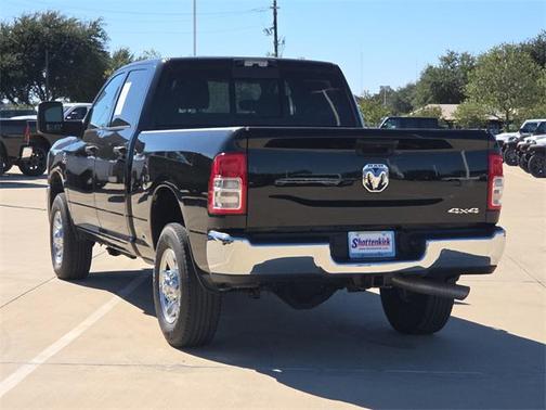 2024 RAM 3500 Tradesman Crew Cab 4x4 6'4' Box