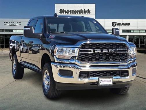 2024 RAM 3500 Tradesman Crew Cab 4x4 6'4' Box