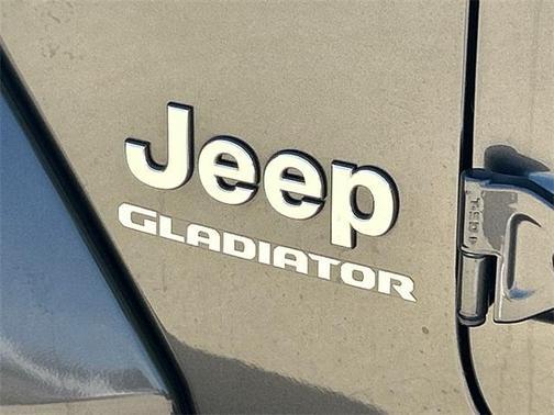 2022 Jeep Gladiator Overland
