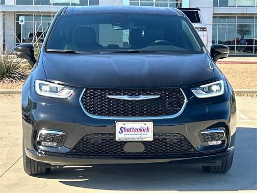 2025 Chrysler Pacifica L