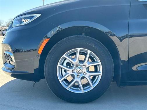 2025 Chrysler Pacifica L