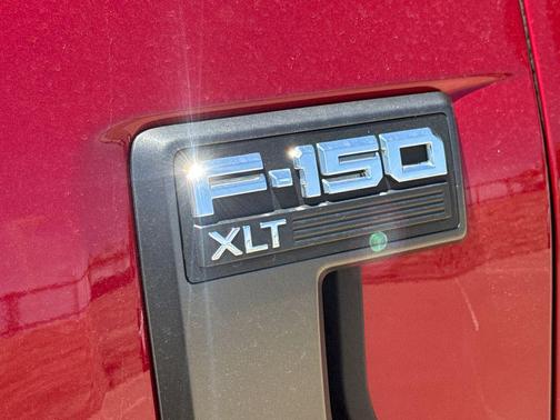 Rapid Red Metallic Tinted Clearcoat 2022 Ford F-150 XLT