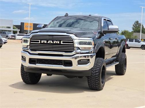2022 RAM 2500 Laramie Crew Cab 4x4 6'4' Box