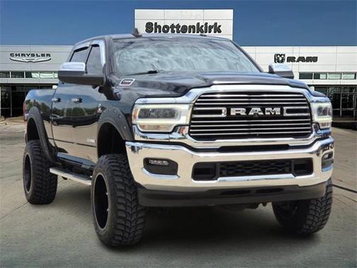 2022 RAM 2500 Laramie Crew Cab 4x4 6'4' Box