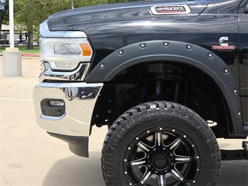 2022 RAM 2500 Laramie Crew Cab 4x4 6'4' Box