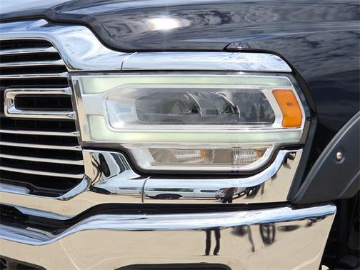 2022 RAM 2500 Laramie Crew Cab 4x4 6'4' Box