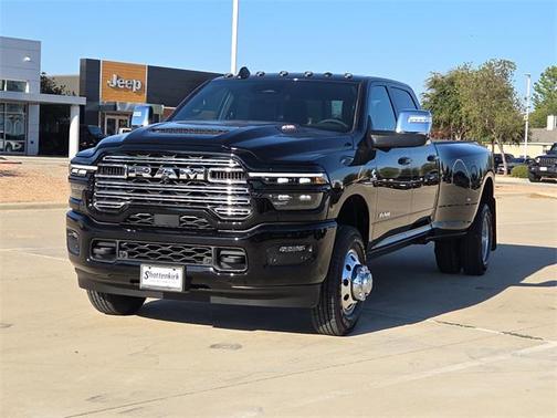 2026 RAM 3500 Laramie Crew Cab 4x4 8' Box