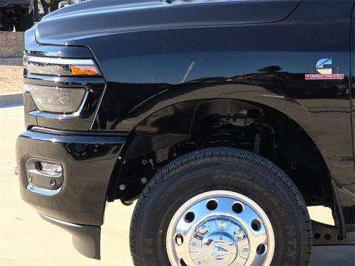 2026 RAM 3500 Laramie Crew Cab 4x4 8' Box