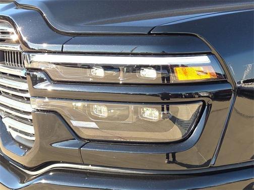 2026 RAM 3500 Laramie Crew Cab 4x4 8' Box